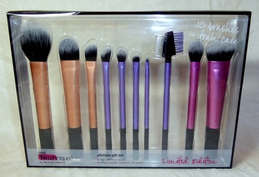 Real Techniques Limited Edition Brushes and Train Case Gift Set | abibailey.co.uk