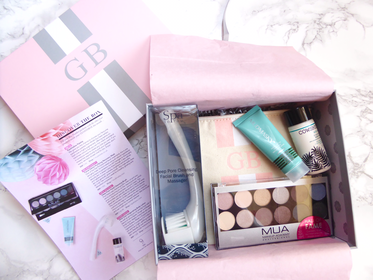 What's In My Glossybox? | August 2016 | abibailey.co.uk
