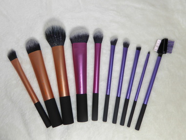 Real Techniques Limited Edition Brushes and Train Case Gift Set | abibailey.co.uk